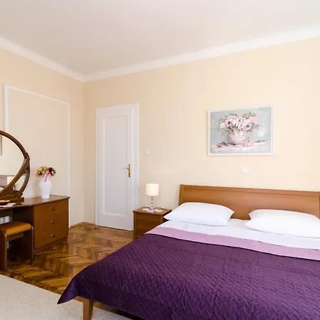 Apartment & Ivela *
